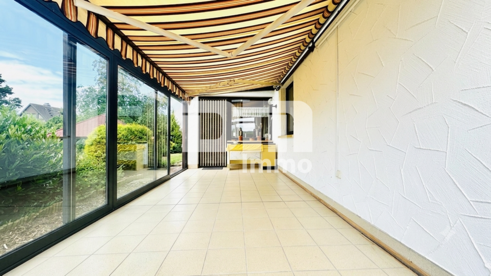 Solider Familien-Bungalow mit großem Potenzial in ruhiger Lage mit Wintergarten und Garage - Bungalow Calden | Angebot:26974963