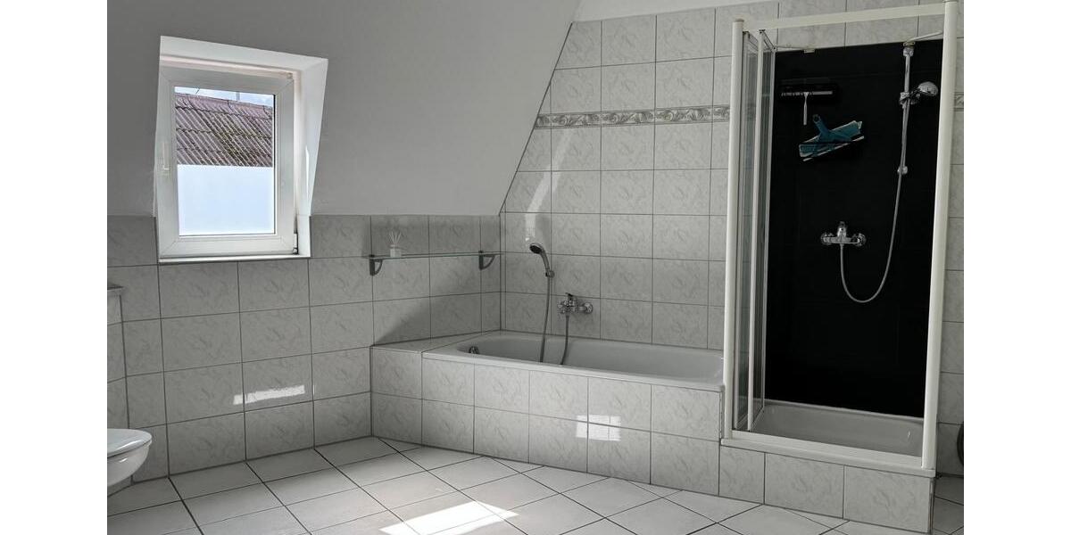 Etagenwohnung Ochtendung - 4 Zimmer, 115 m&sup2;, 1.500&euro; | Angebot:25765572