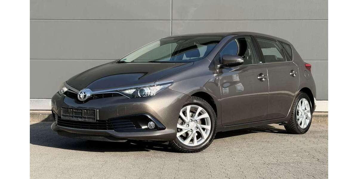 Toyota Auris 33.000 km 13.300 &euro; Bad Homburg 61350