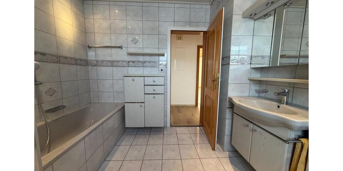 Erdgeschoßwohnung Neuhaus an der Pegnitz - 3 Zimmer, 106 m&sup2;, 940&euro; | Angebot:24751447