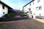 Großzügiges Wohnen für zwei Generationen: Poolbereich mit Poolbar und barrierefreiem EG - Zweifamilienhaus Katzweiler | Angebot:27131010