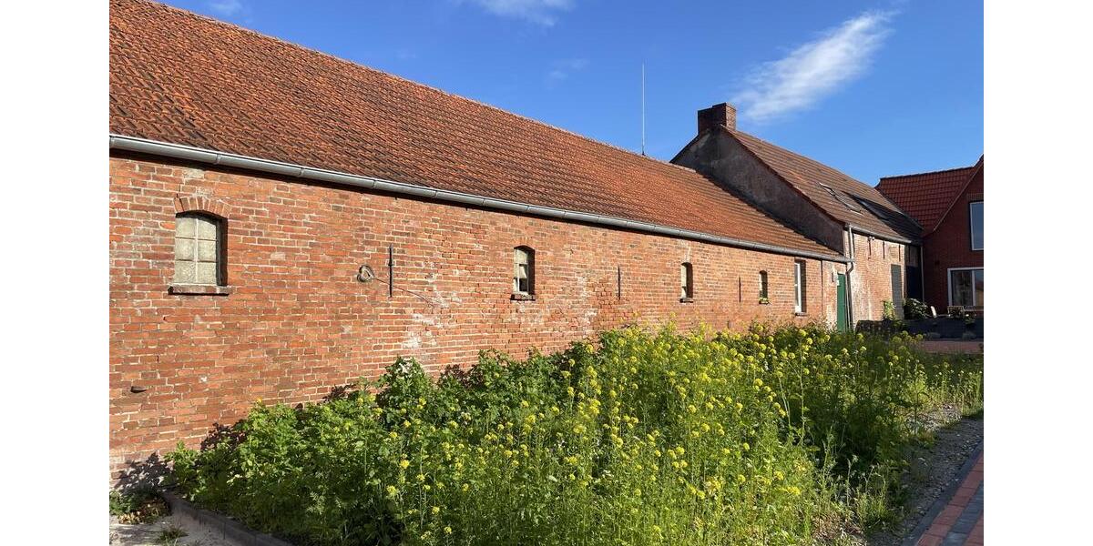 Mehrfamilienhaus, Wohnhaus Hage - 10 Zimmer, 250 m&sup2;, 600&euro; | Angebot:26364123