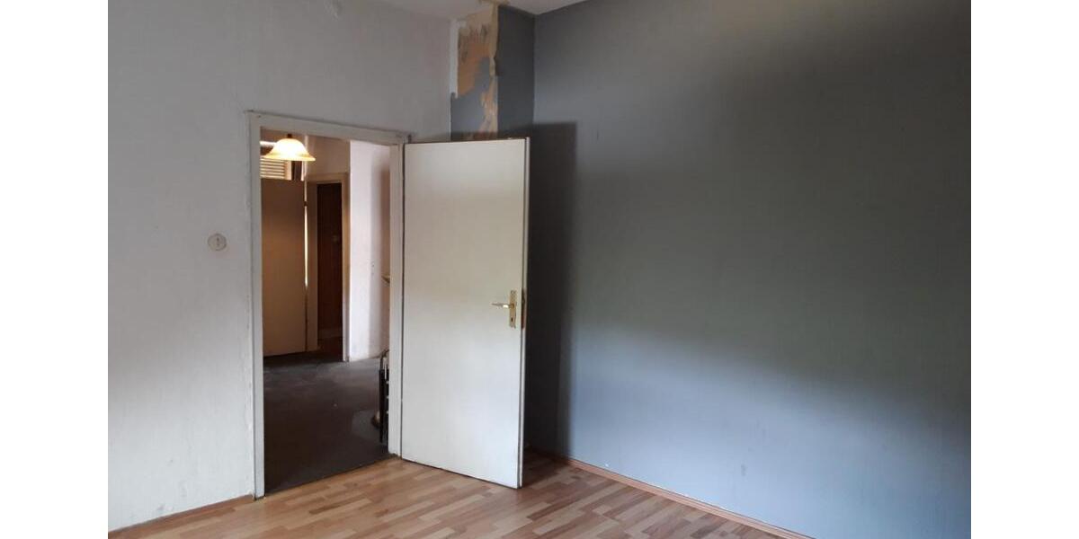 Einfamilienhaus Völklingen - 7 Zimmer, 120 m&sup2;, 85.000&euro; | Angebot:27135159