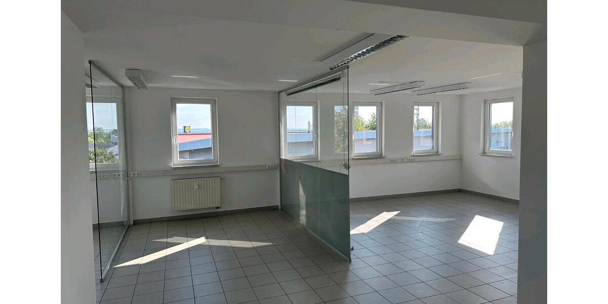 Büro 110 qm zu vermieten an der A70 zimmer