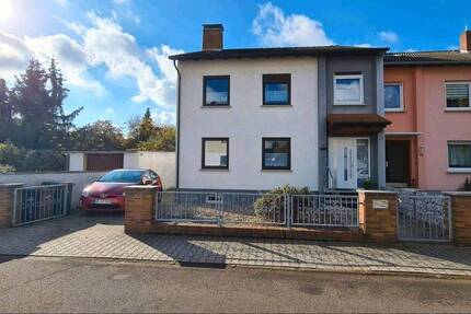 Doppelhaushäfte mit traumhaftem Garten in ruhiger Stadtlage 7 zimmer