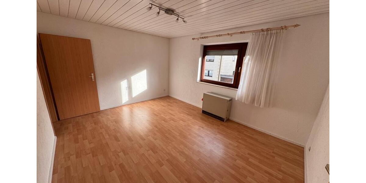 Einfamilienhaus Mutlangen - 8 Zimmer, 200 m&sup2;, 1.950&euro; | Angebot:24774383