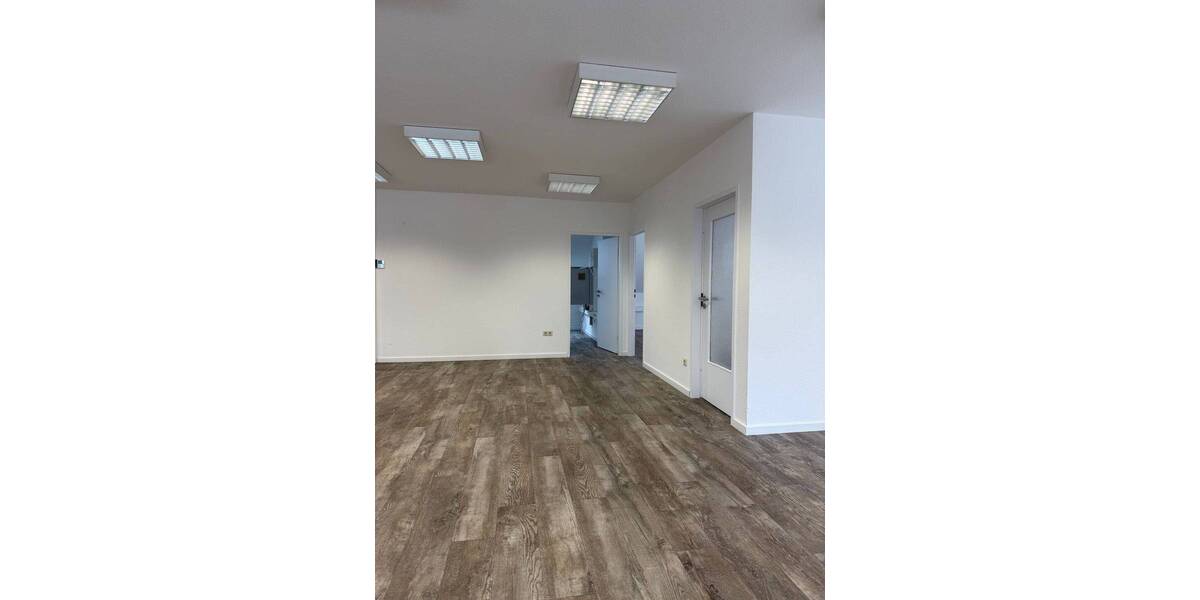 Gewerbeobjekt Syke - 4 Zimmer, 155 m&sup2;, 1.200&euro; | Angebot:26015512