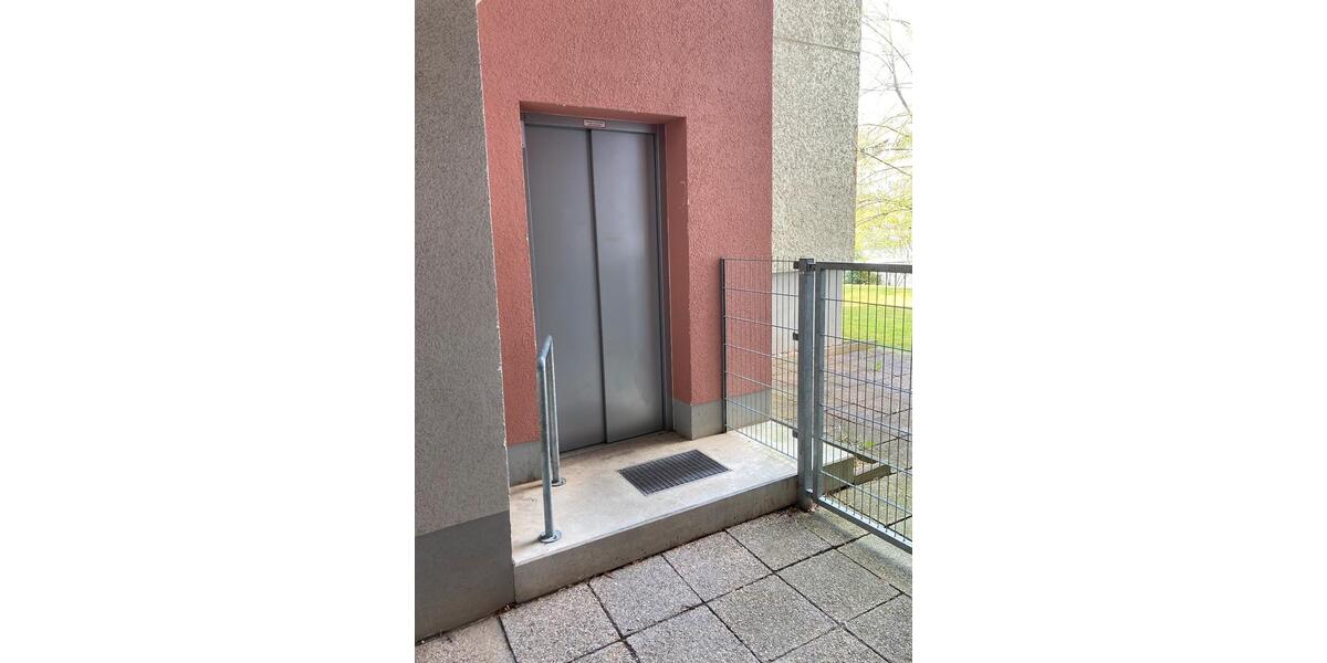 Etagenwohnung Gera - 2 Zimmer, 67 m&sup2;, 405&euro; | Angebot:26379716