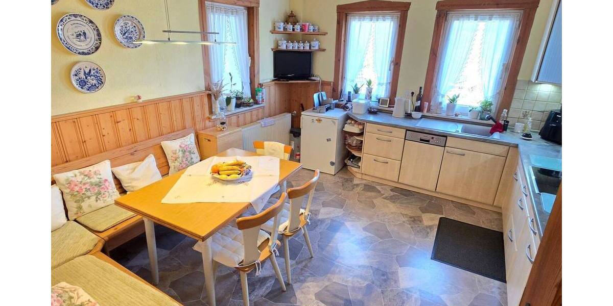 Doppelhaushälfte Rödental Einberg - 8 Zimmer, 180 m&sup2;, 235.000&euro; | Angebot:26489147