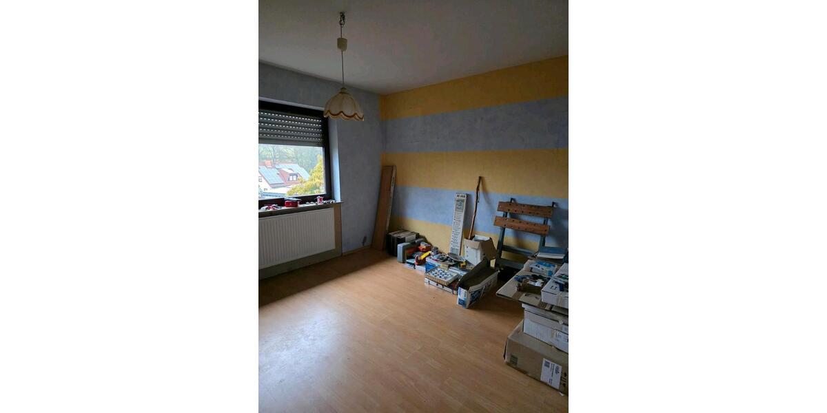Einfamilienhaus Schondra - 7 Zimmer, 138 m&sup2;, 165.000&euro; | Angebot:27022970