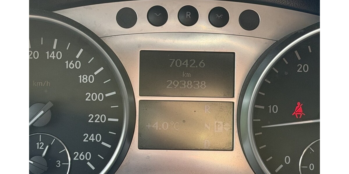 Mercedes-Benz ML 320 293.500 km 7.900 &euro; Langenzenn 90579