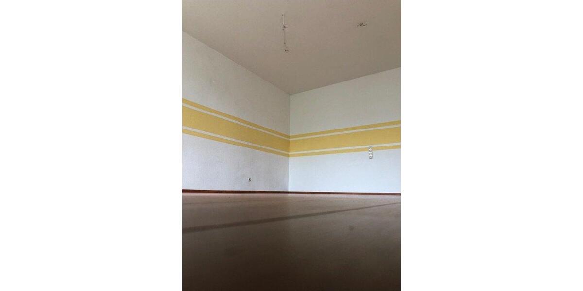 Etagenwohnung Plauen - 2 Zimmer, 68 m&sup2;, 299&euro; | Angebot:26669942
