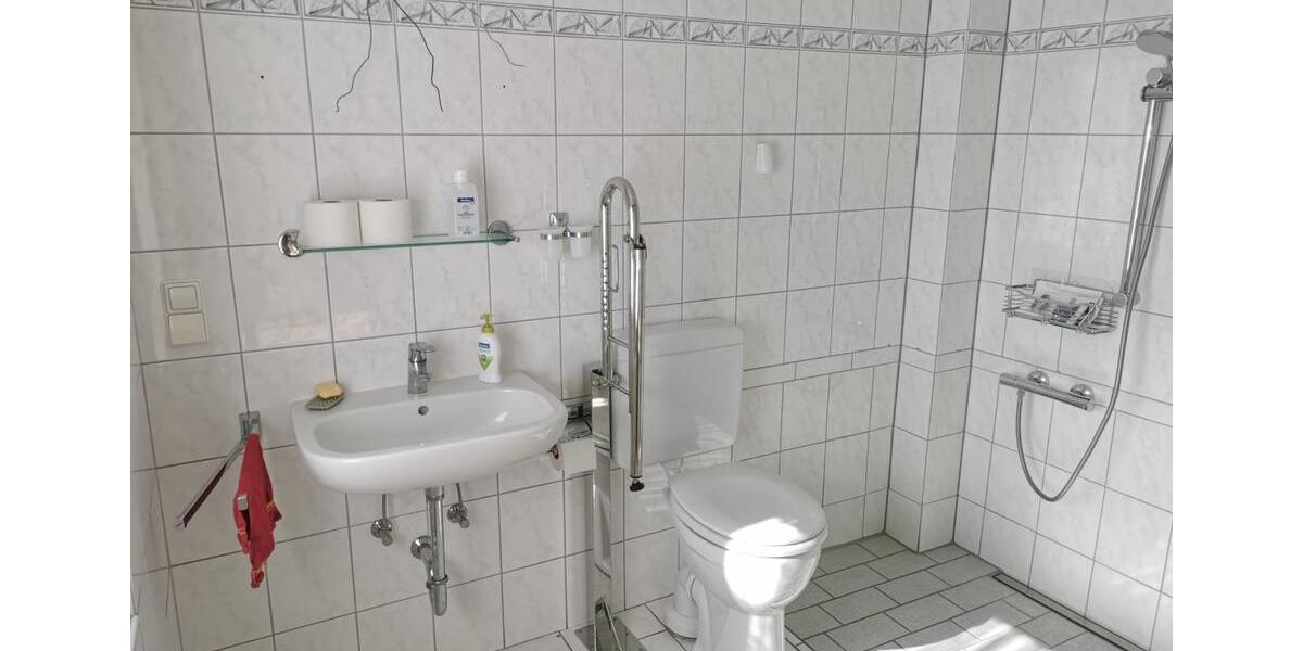 Resthofstelle mit großzügigen Nebengebäuden in Ortsrandlage zimmer