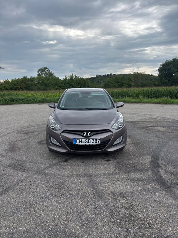 i30