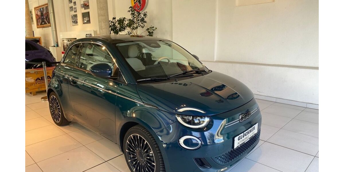 Fiat 500e 11.384 km 29.990 &euro; Dresden 01109