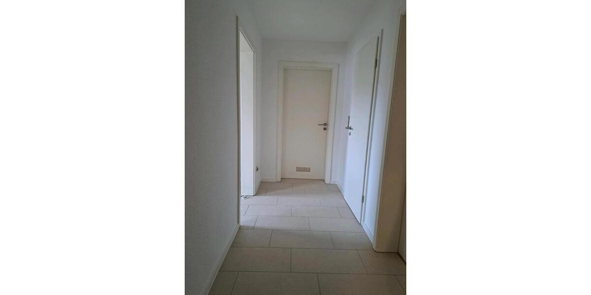 Helle 2 Zimmerwohnung mit Balkon, sofort bezugsfertig. 1 zimmer