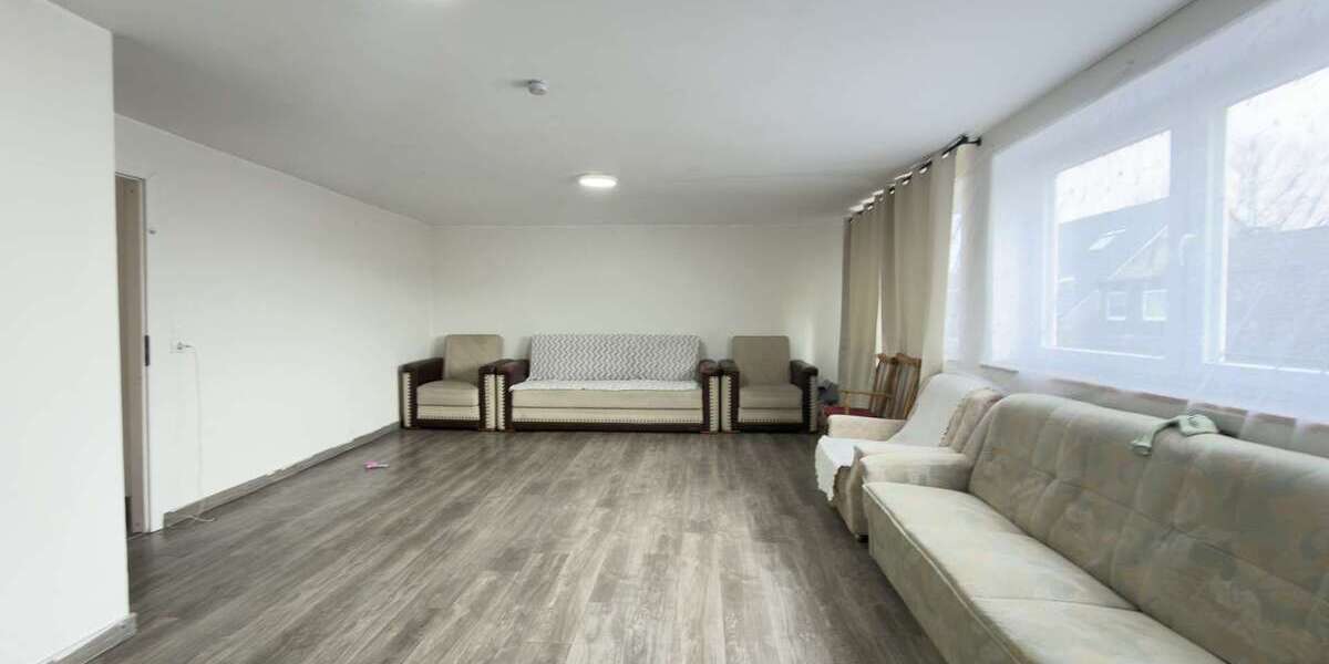 Renditestarkes MFH mit Gewerbe in Duisburg – 5700 EUR Kaltmiete, starke Ertragsbasis - Mehrfamilienhaus, Wohnhaus Duisburg Hamborn | Angebot:25536060