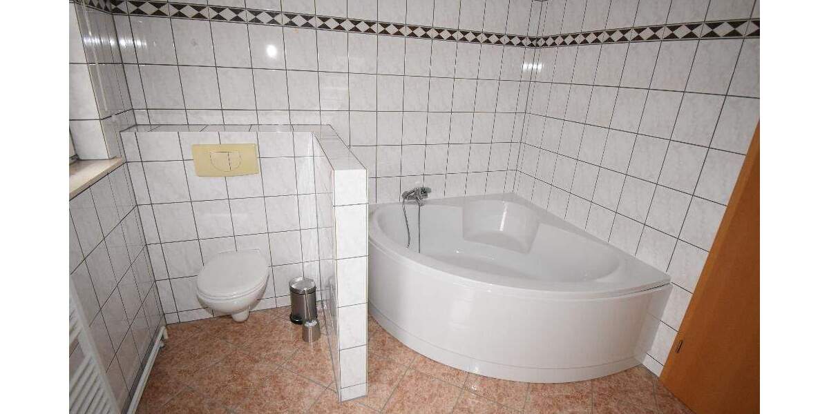 Mehrfamilienhaus, Wohnhaus Suhlendorf - 6 Zimmer, 175 m&sup2;, 229.000&euro; | Angebot:25662857