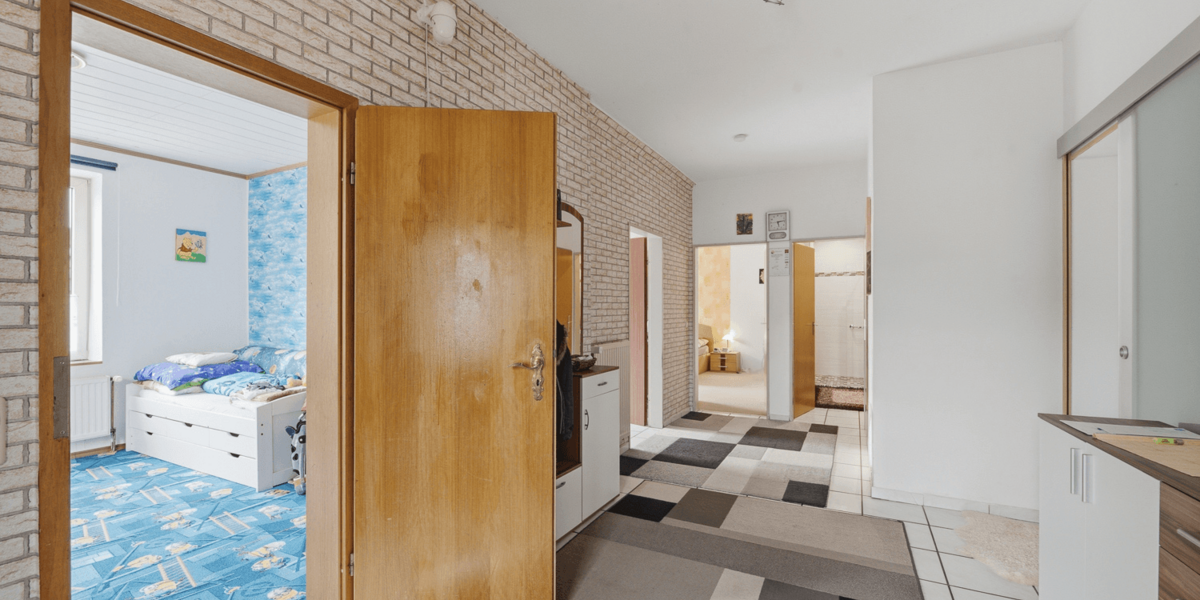 Historisches Mehrfamilienhaus in direkter Flusslage mit großem Entwicklungspotenzial - Mehrfamilienhaus, Wohnhaus Neuhaus (Oste) | Angebot:27225040