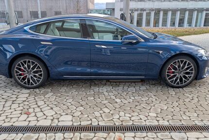 Tesla Model S 61.500 km 43.400 &euro; Schlierbach 73278