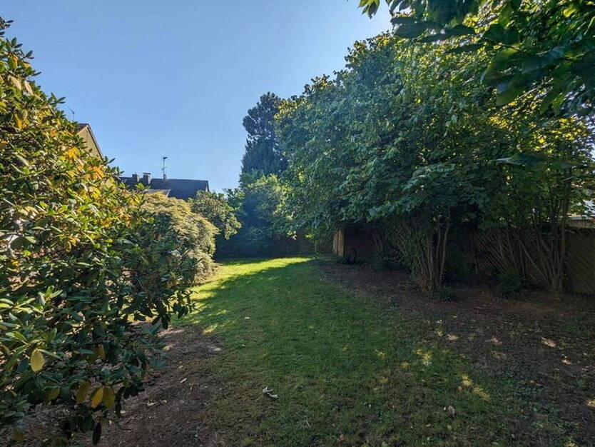 Bad Homburg Ober-Eschbach: entkerntes Doppelhaus mit großem Garten [von privat]