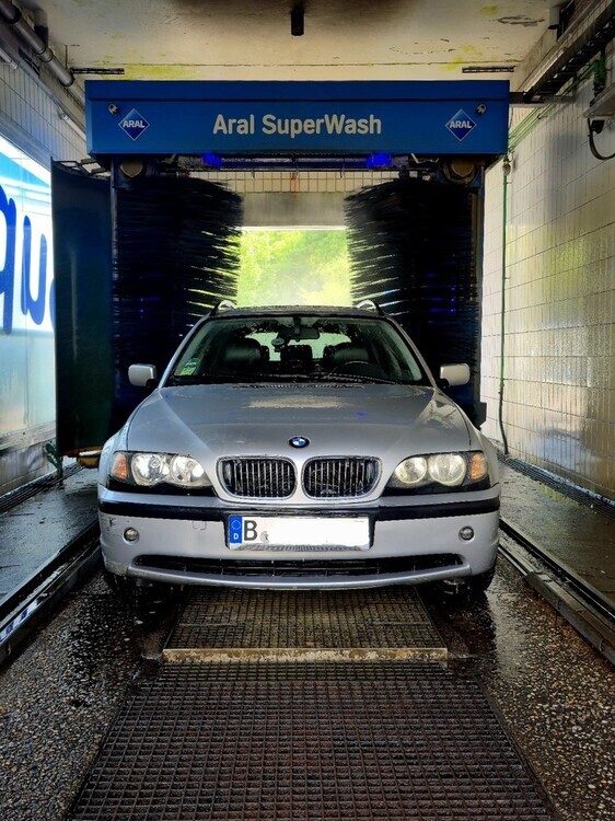 BMW 320 413.424 km 2.250 € Berlin 10178