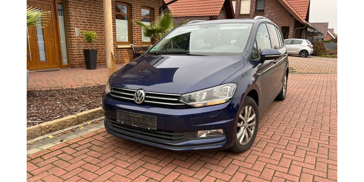 VW Touran 226.530 km 10.200 &euro; Haren (Ems) 49733