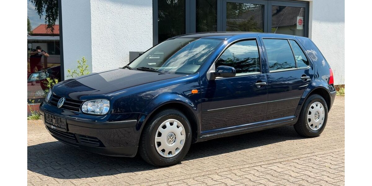 VW Golf 98.000 km 2.499 &euro; Reilingen 68799