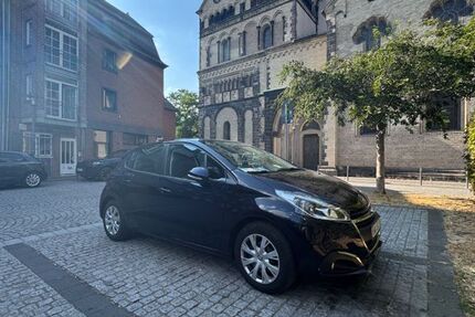 Peugeot 208 111.500 km 5.900 &euro; Neuss 41460