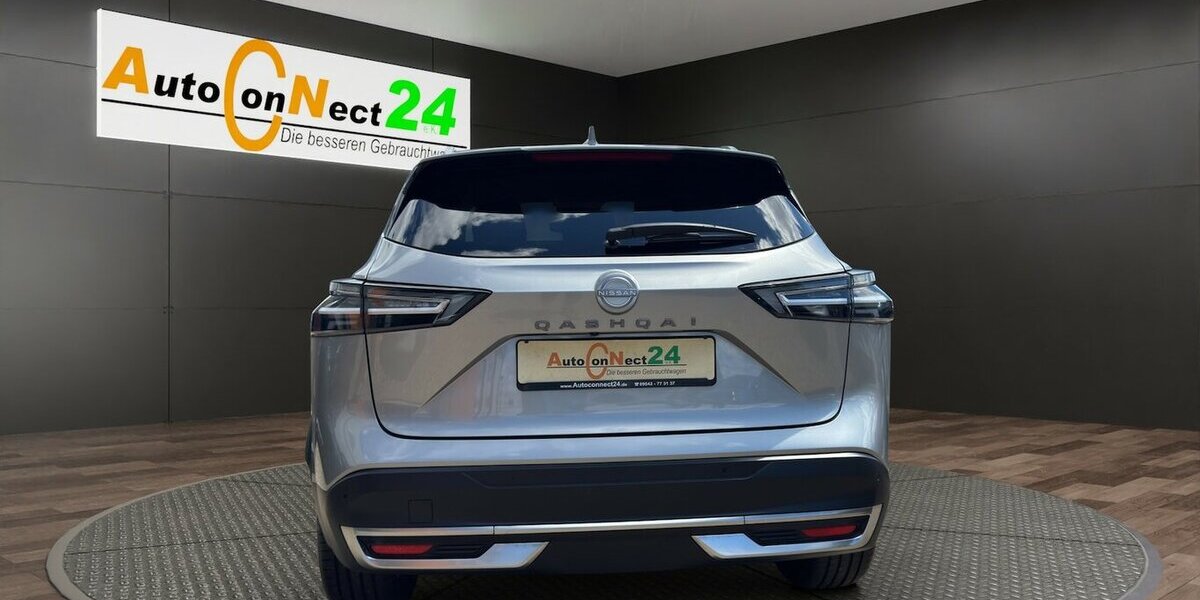 Nissan Qashqai N-Connecta XTronic *Navi/LED/Kamera360/PDC 17.303 km 25.690 &euro; Bamberg 96052
