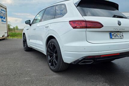 VW Touareg 78.000 km 48.499 &euro; Grabfeld 98631