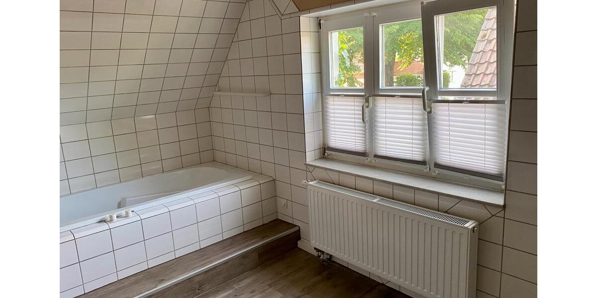 Einfamilienhaus Lingen (Ems) Damaschke - 3 Zimmer, 150 m&sup2;, 1.300&euro; | Angebot:24838396