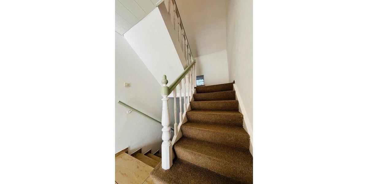 Einfamilienhaus Gunzenhausen - 6 Zimmer, 240 m&sup2;, 1.450&euro; | Angebot:26272535