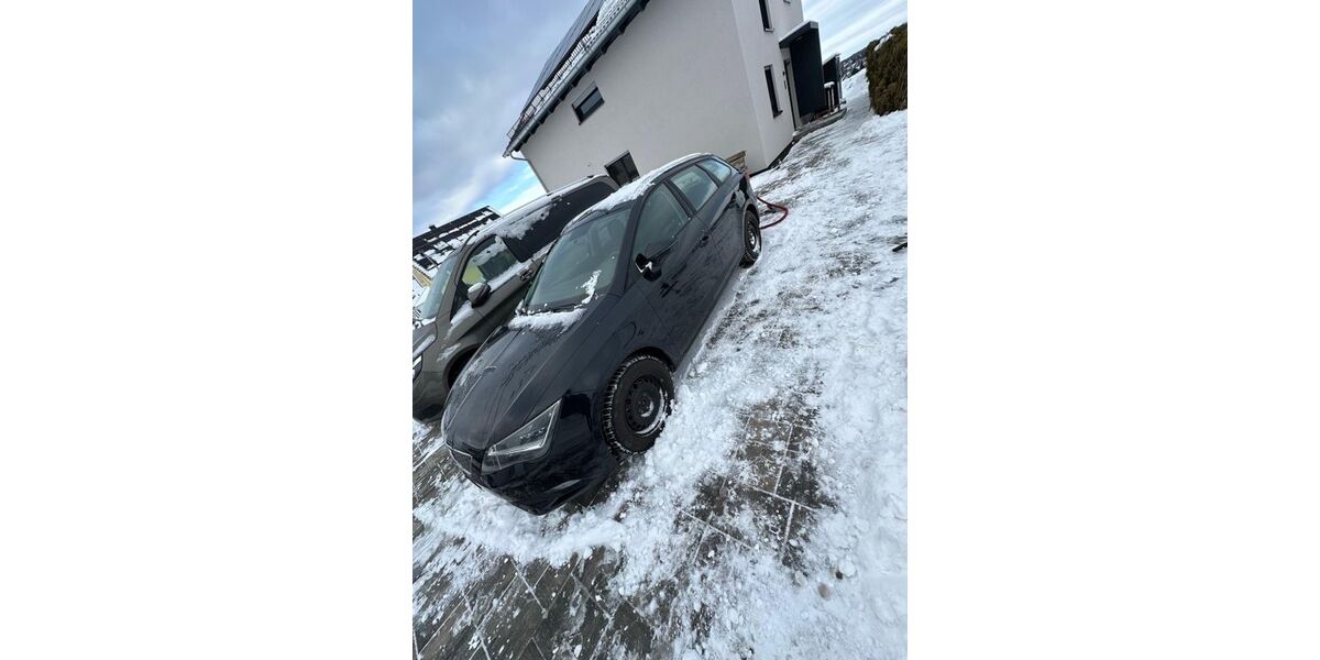 Seat Leon 105.600 km 8.800 &euro; Chemnitz 09127