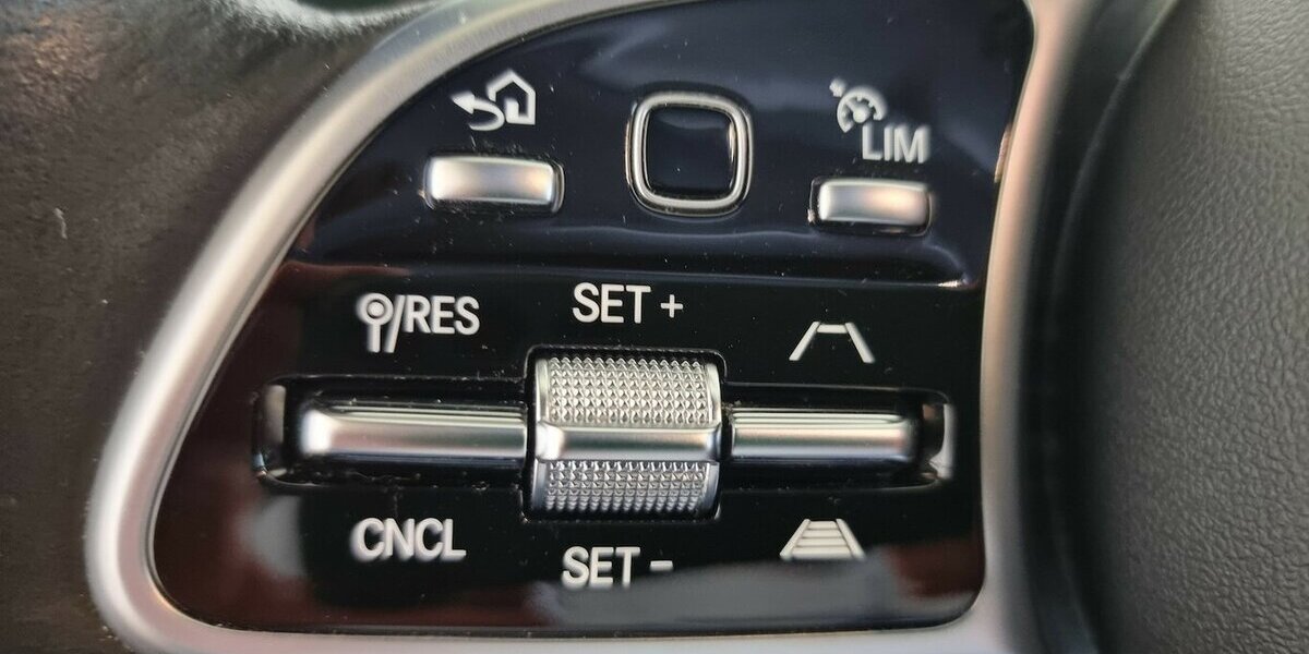 Mercedes-Benz A 220 d Progressive LED ACC AHK Kamera Keyless 41.300 km 28.850 &euro; Garrel 49681