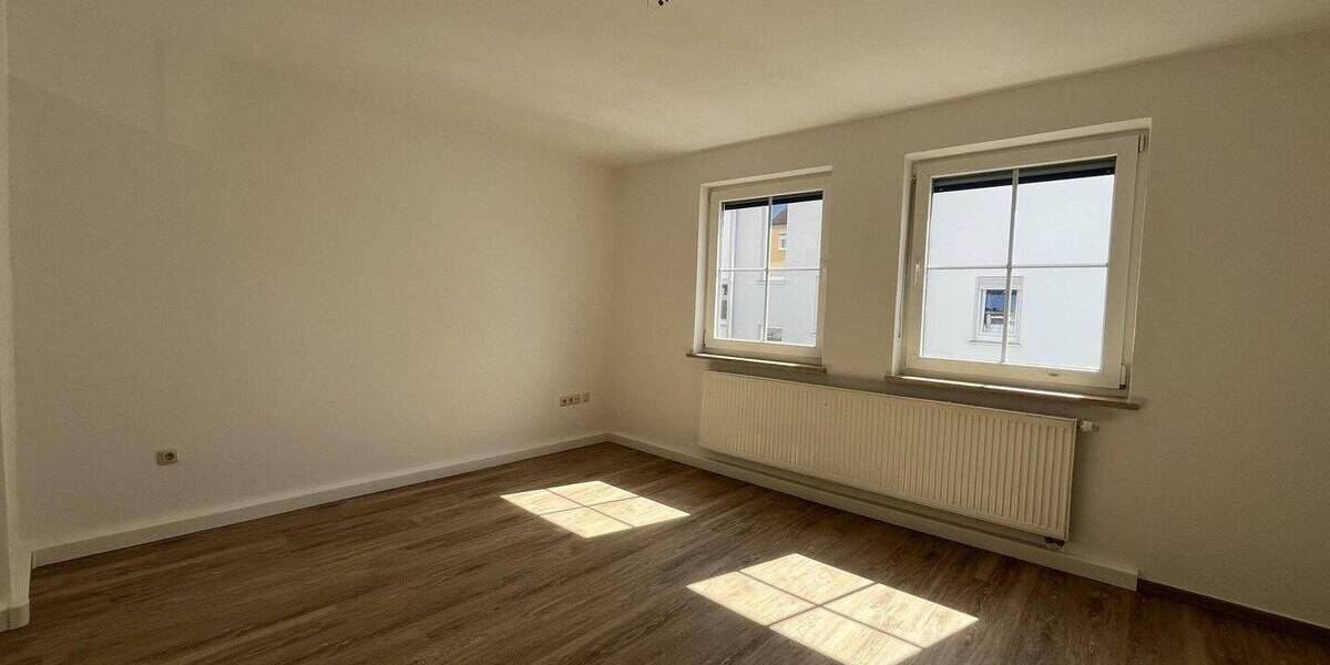 Mehrfamilienhaus, Wohnhaus Eggenfelden - 7 Zimmer, 245 m&sup2;, 650.000&euro; | Angebot:26306511