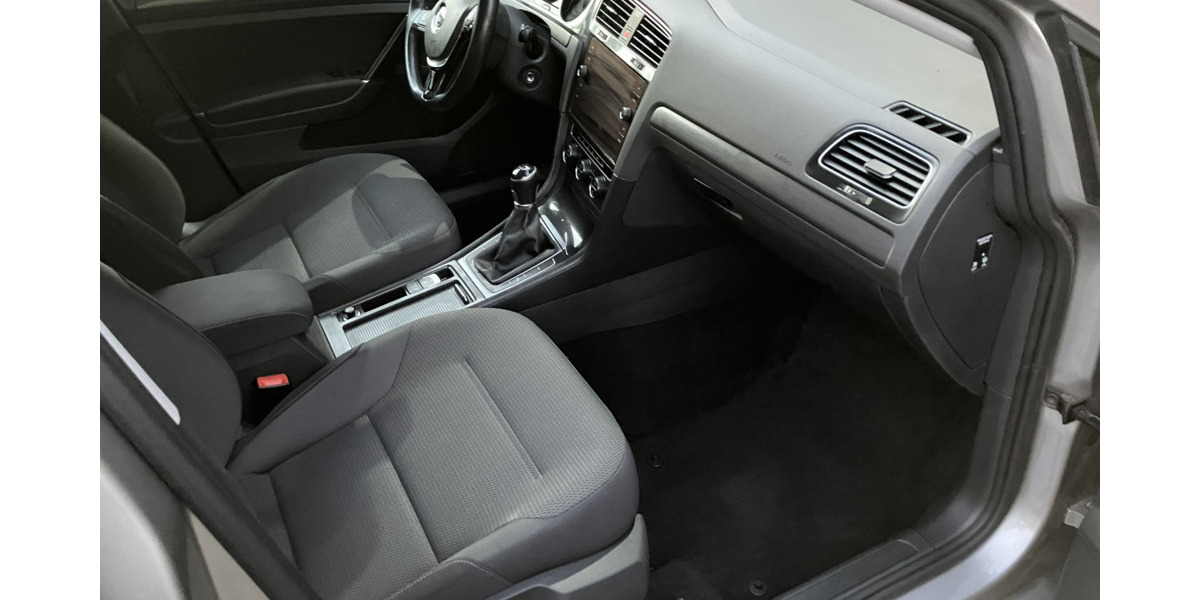 VW Golf 151.215 km 8.000 &euro; Billigheim 74842