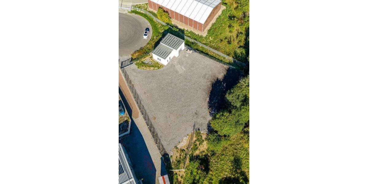 Neubau Gewerbegrundstück mit Werkstatt zimmer