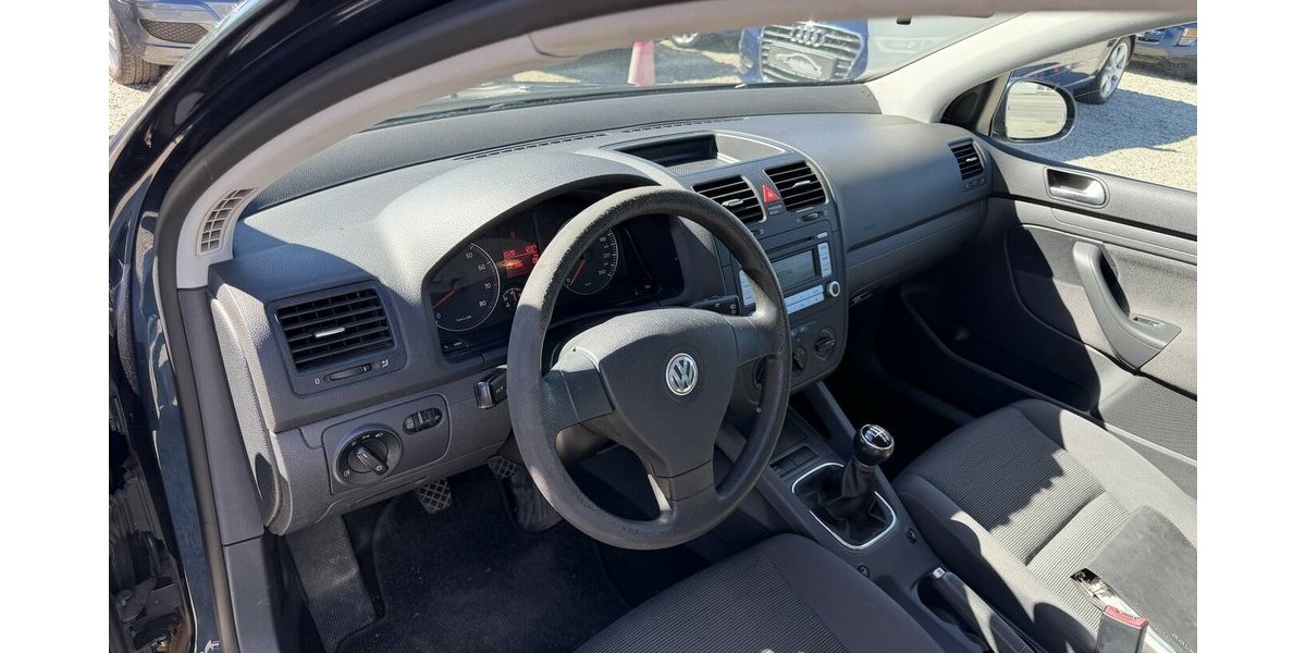VW Golf 1.6i Trendline 1.Hand Klima SHZ 100.000 km 2.990 &euro; Altdorf 84032