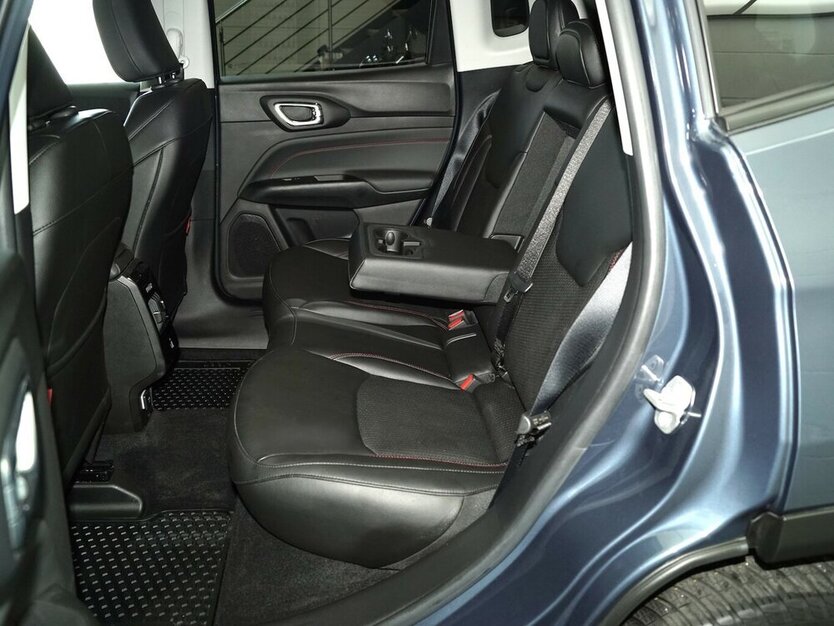Compass °IIIII° Trailhawk Plug-In Hybrid 4WD