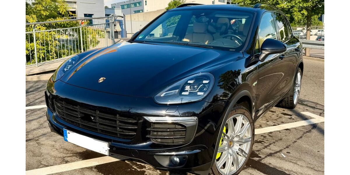 Porsche Cayenne 117.500 km 34.990 &euro; Stuttgart 70439