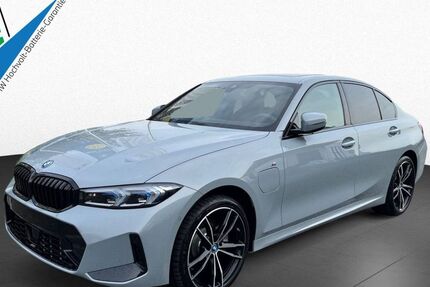 BMW 330 7.990 km 53.990 € Höxter / Stahle 37671