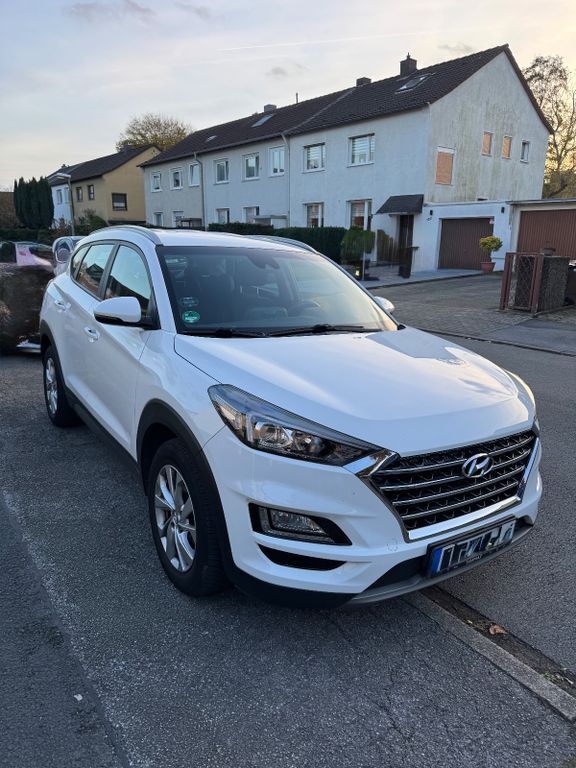 Hyundai TUCSON 48.400 km 18.390 € Essen 45141