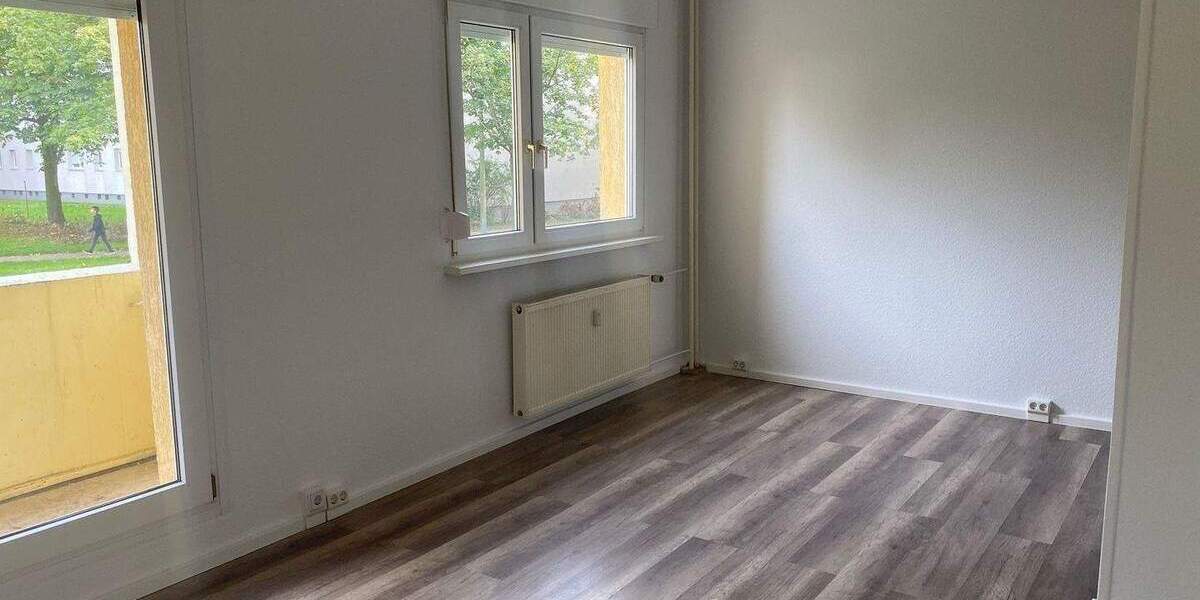 Zimmer Halle (Saale) Nördliche Neustadt - 3 Zimmer, 57 m&sup2;, 345&euro; | Angebot:26343851