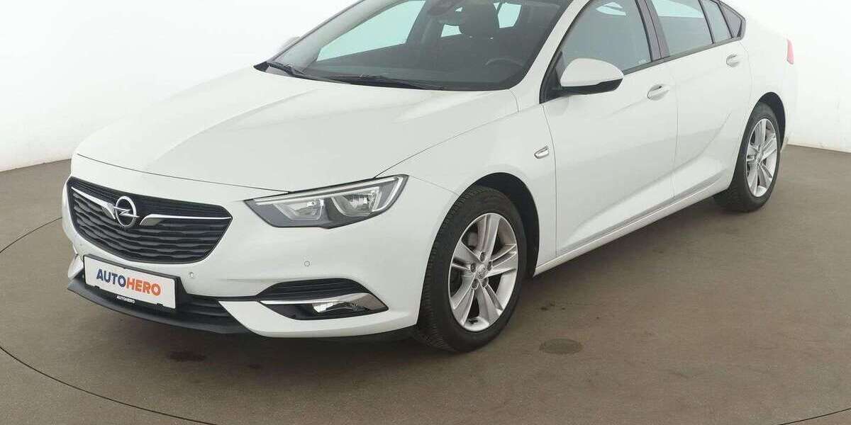 Opel Insignia 66.149 km 12.450 &euro; Hamburg 22529