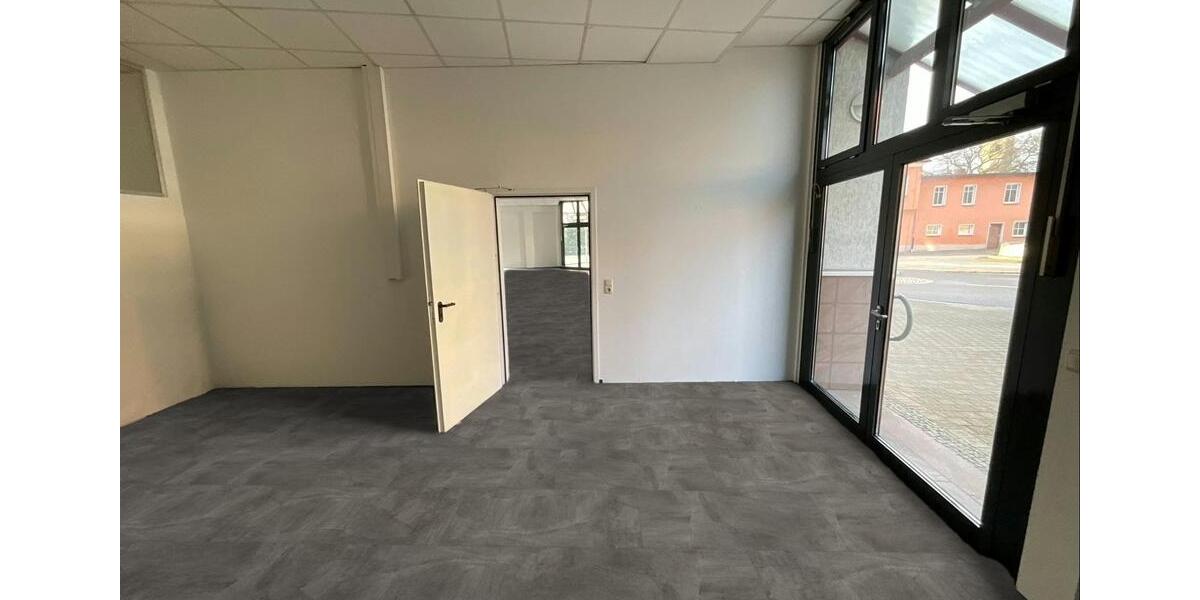 Laden Ladenlokal Gewerbe Büro direkt am Markt Lauchhammer zimmer