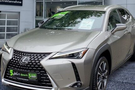 Lexus UX 30.871 km 30.490 &euro; München 80687