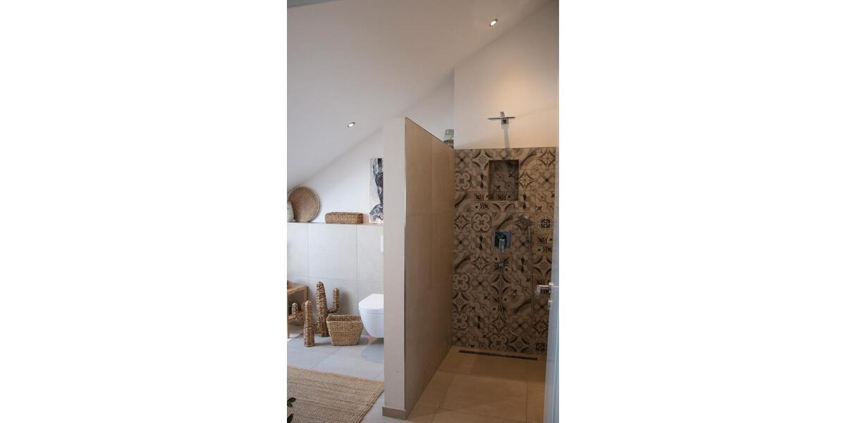 Exklusive Dachgeschosswohnung mit 54 qm Dachterasse 3 zimmer