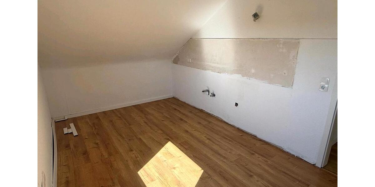 Dachgeschoßwohnung Lambsheim - 3 Zimmer, 65 m&sup2;, 650&euro; | Angebot:26635158