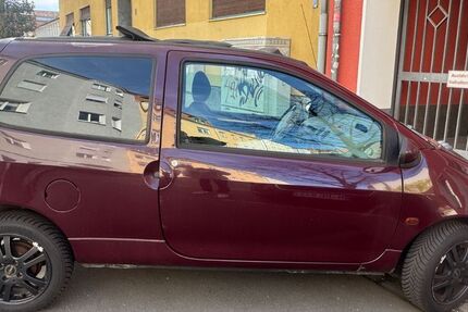 Renault Twingo 140.923 km 1.199 &euro; Nürnberg 90411